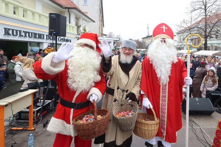 BOŽIČNI SEJEM Z OBISKOM TREH DOBRIH MOŽ 22 FOTO LJUBO VUKELIČ